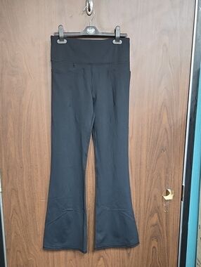 Gap Size S Black High Rise Flare Yoga Pant